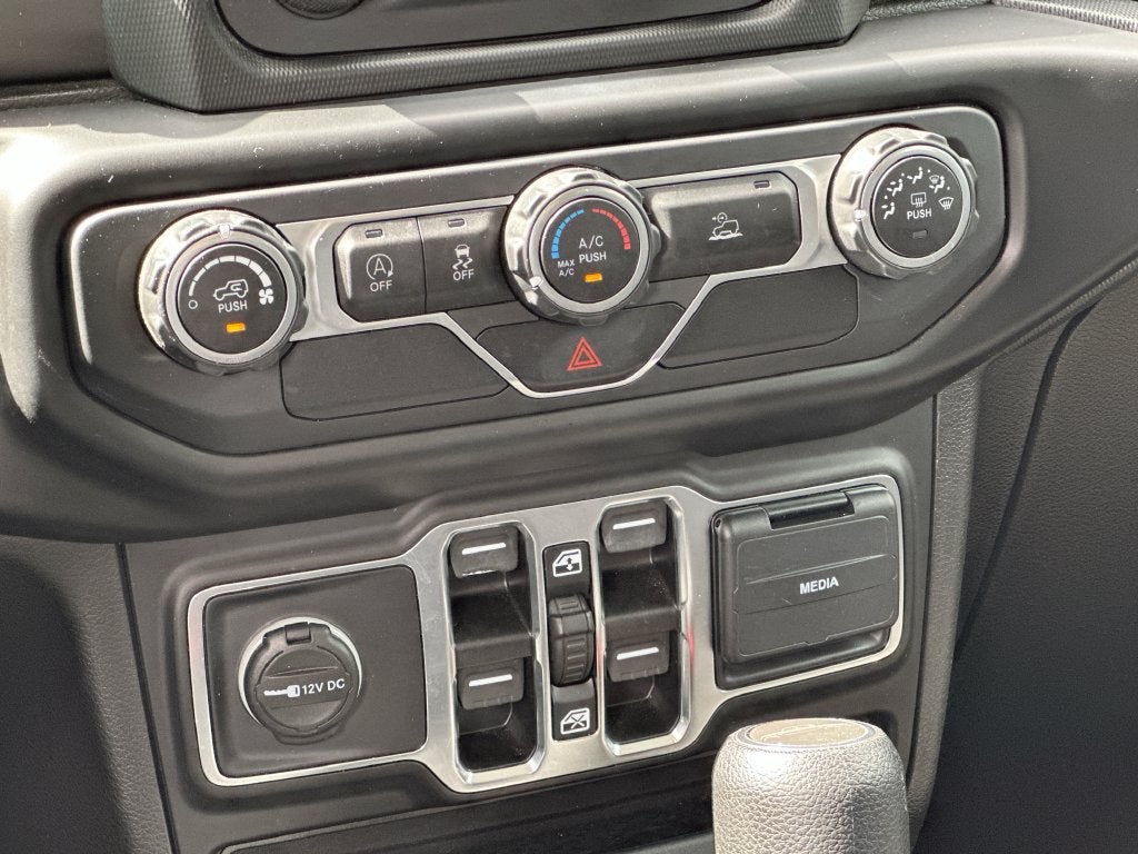 2021 Jeep Gladiator Willys 4x4