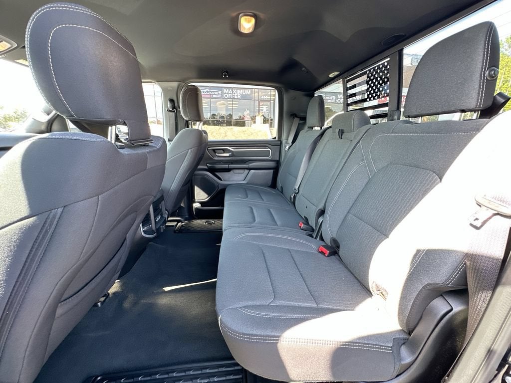 2022 RAM 1500 Big Horn Crew Cab 4x4 5'7" Box