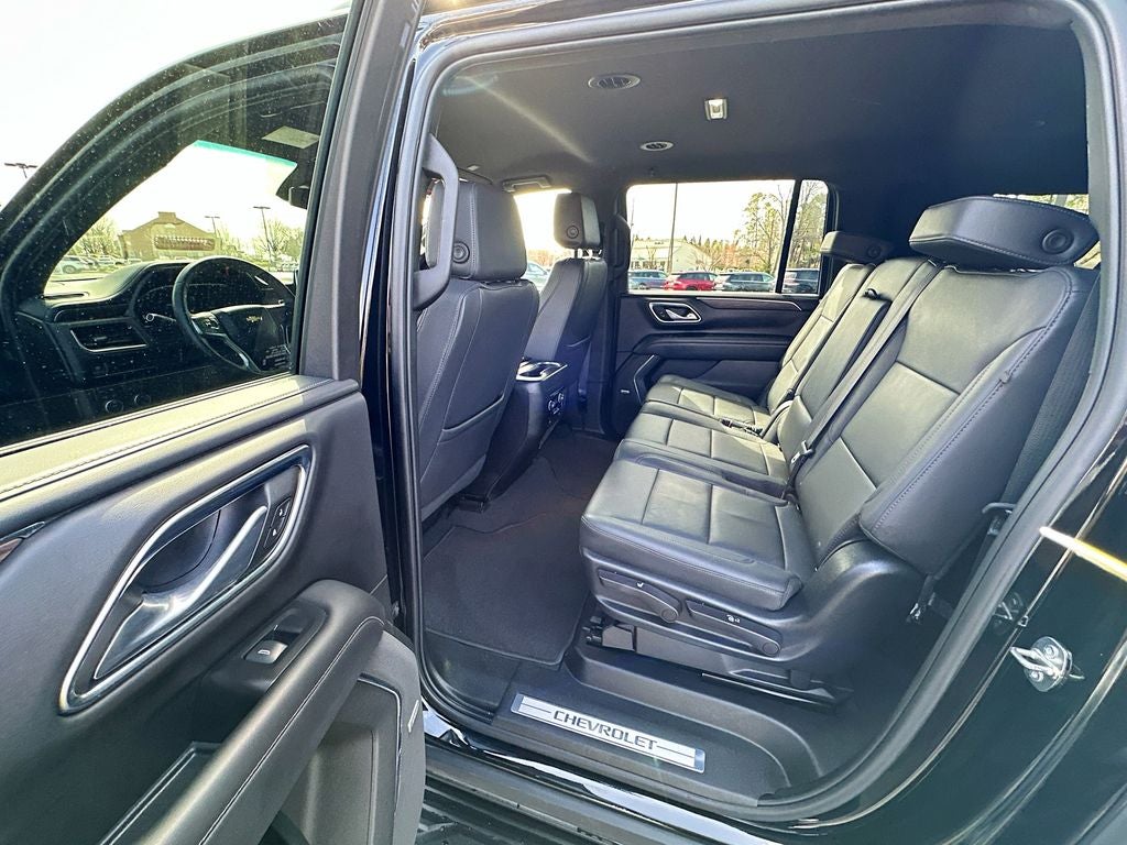 2023 Chevrolet Suburban LT