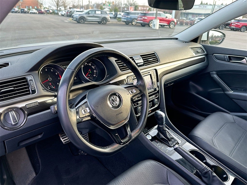 2019 Volkswagen Passat 2.0T SE R-Line