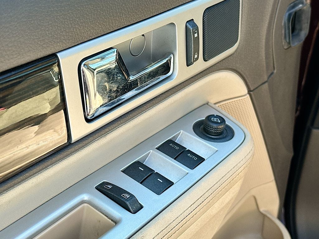2010 Lincoln MKX Base