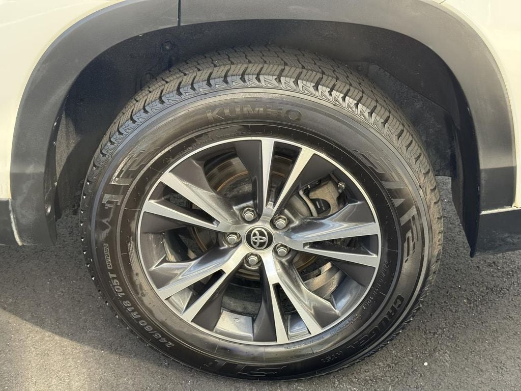 2019 Toyota Highlander LE