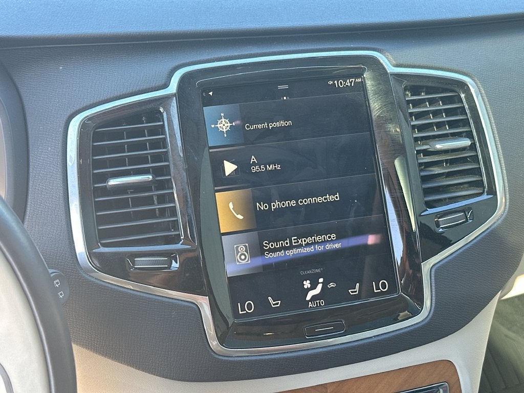 2022 Volvo XC90 T6 Momentum