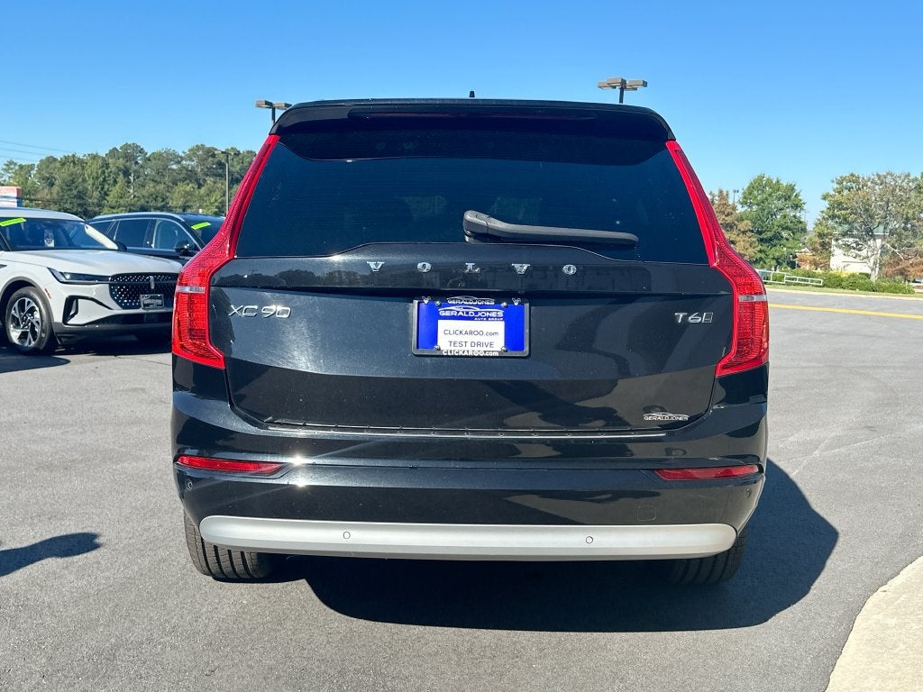 2022 Volvo XC90 T6 Momentum