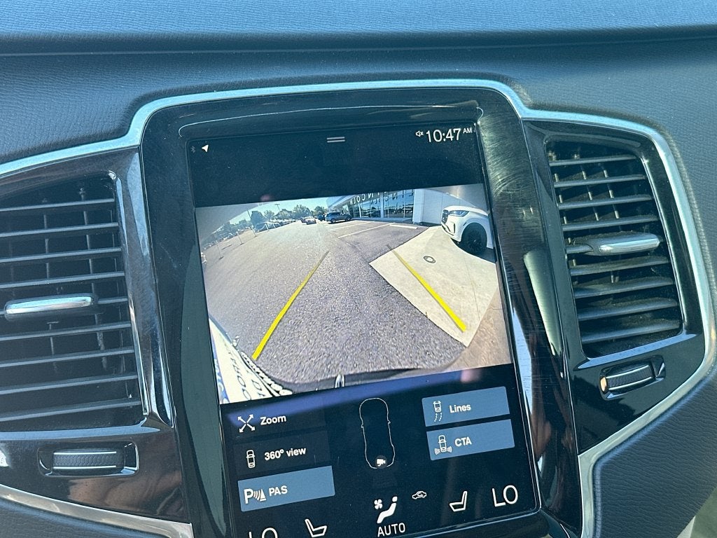 2022 Volvo XC90 T6 Momentum