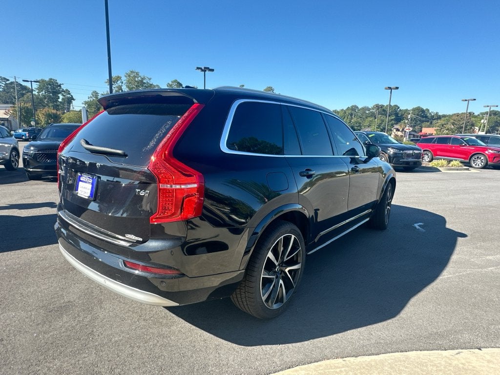 2022 Volvo XC90 T6 Momentum