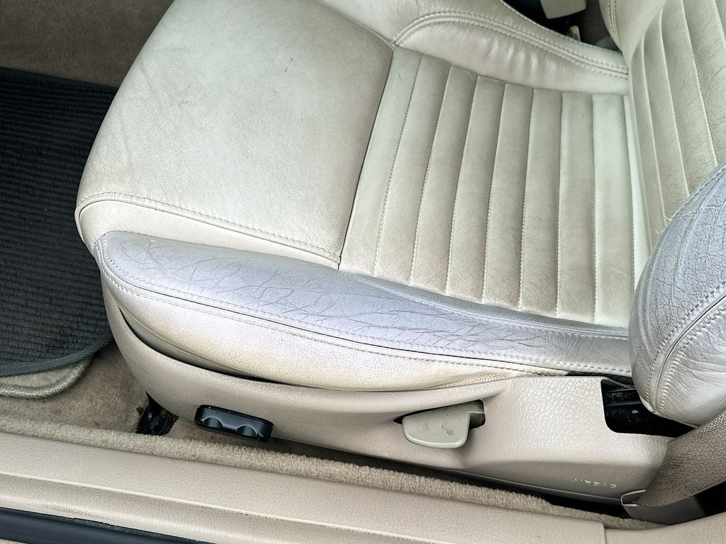 2005 Ford Thunderbird Base