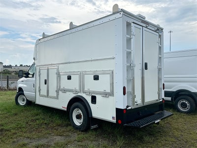 2025 Ford E-350SD Base Cutaway