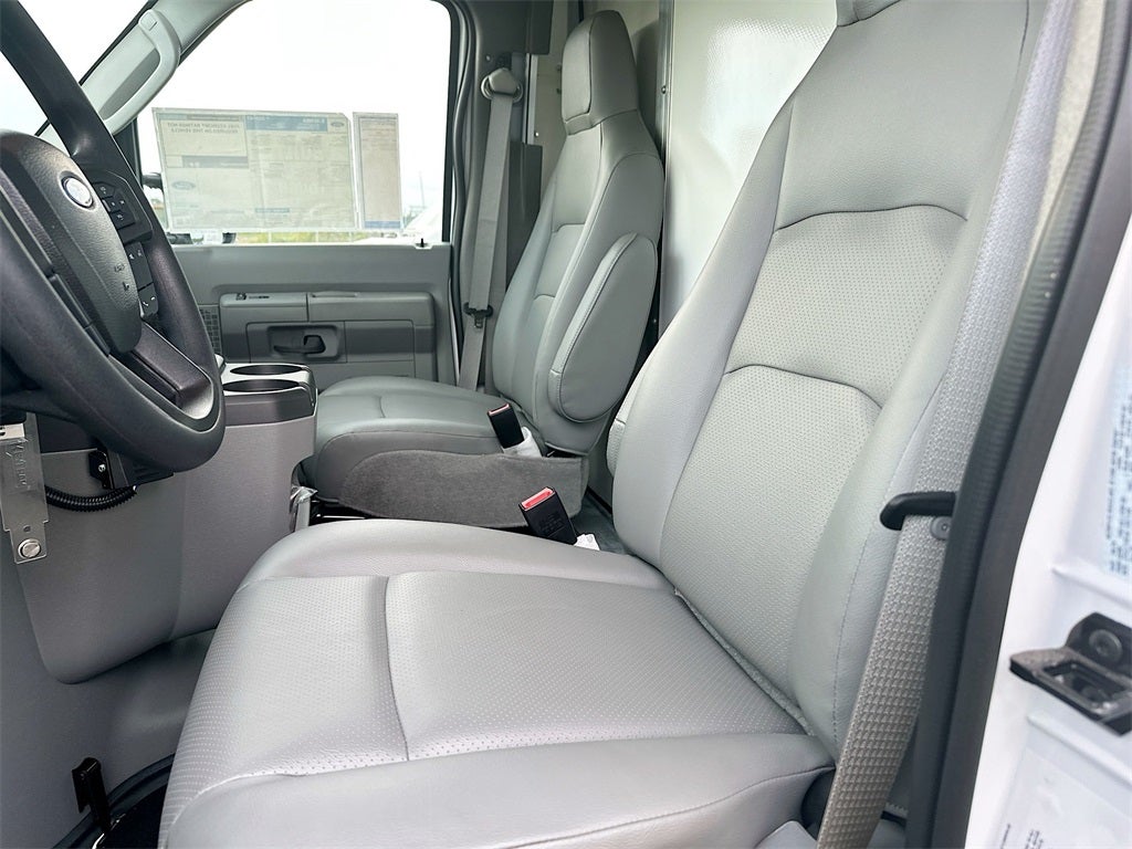 2025 Ford E-350SD Base Cutaway