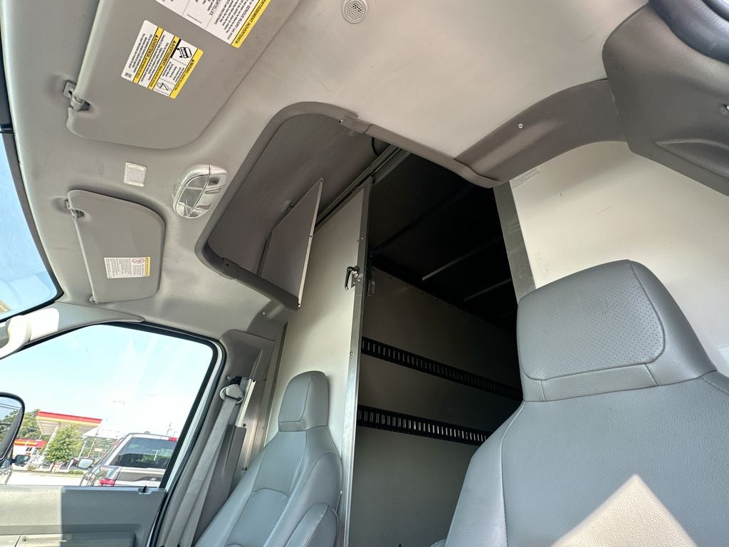 2022 Ford E-450SD Base