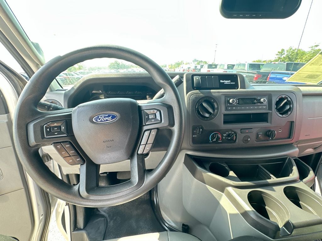 2022 Ford E-450SD Base