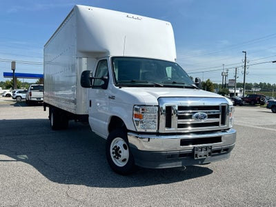 2022 Ford E-450SD Base
