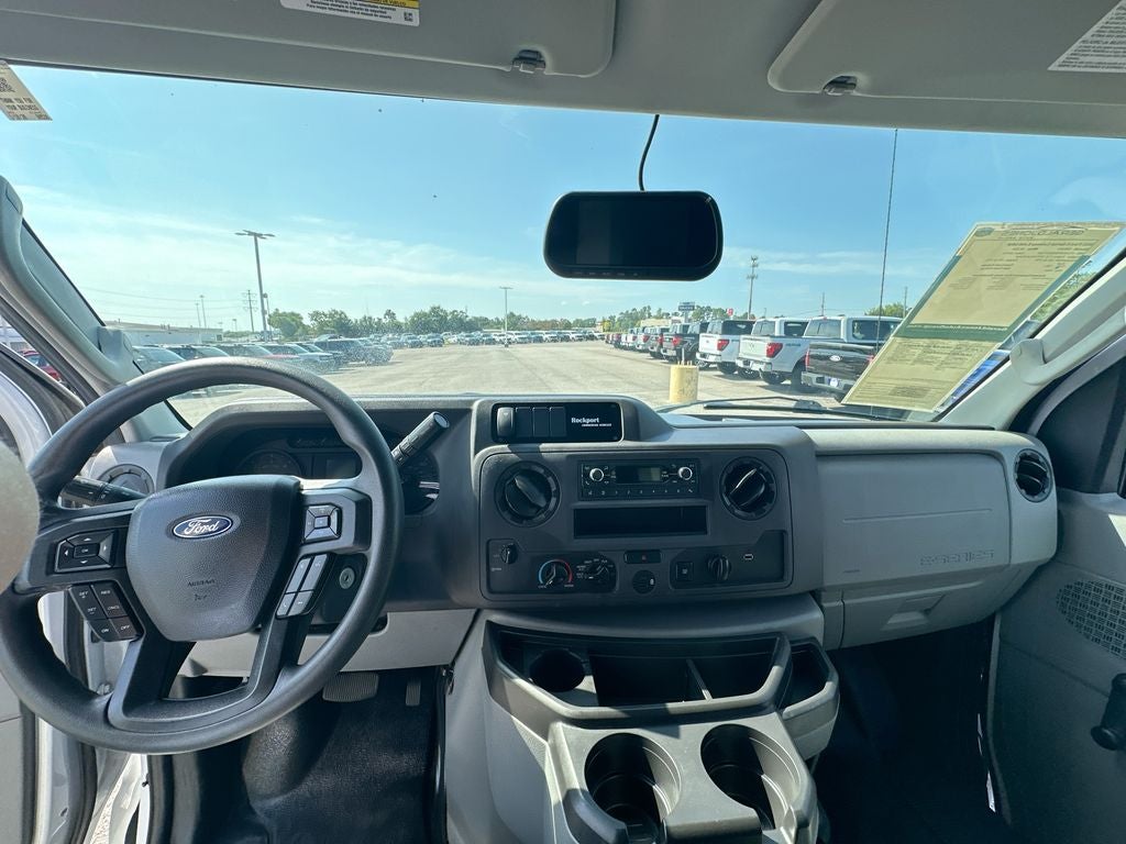 2022 Ford E-450SD Base
