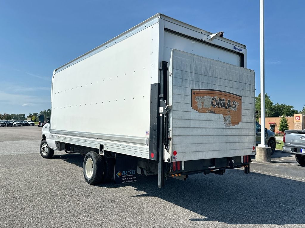 2022 Ford E-450SD Base