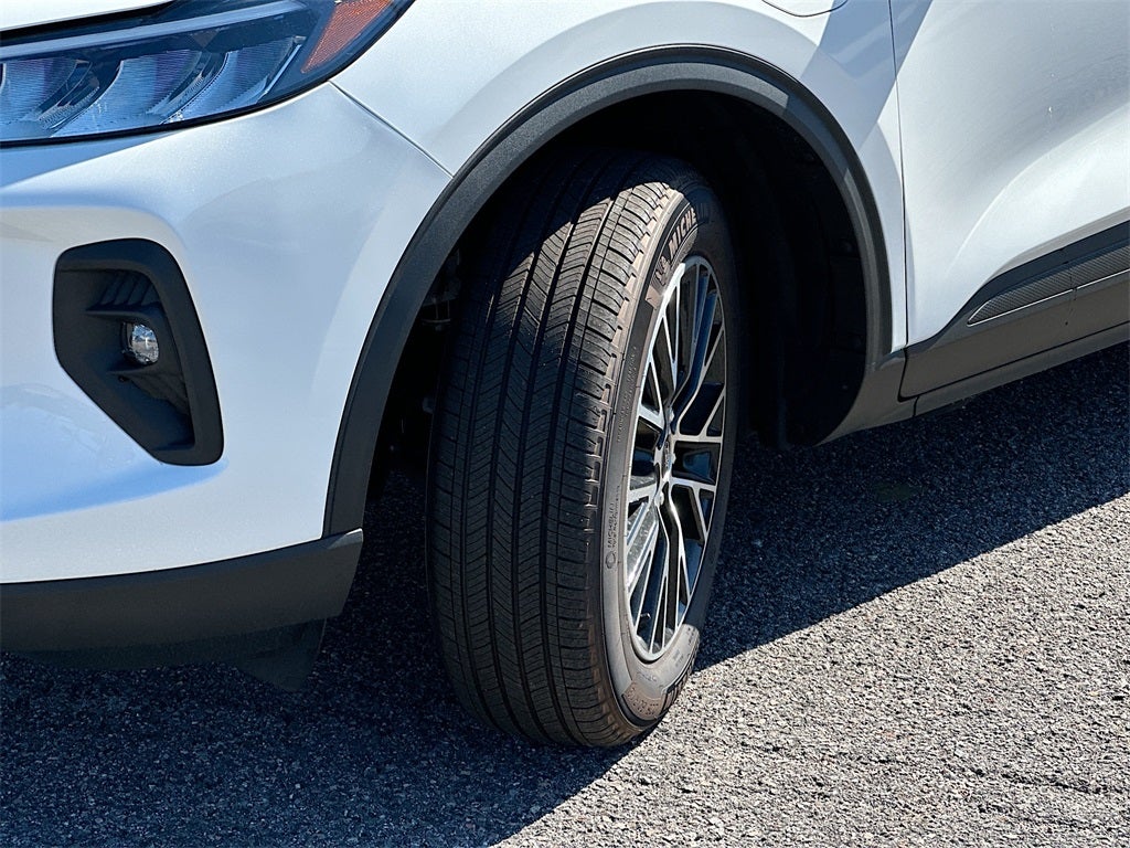2025 Ford Escape Plug-In Hybrid Base