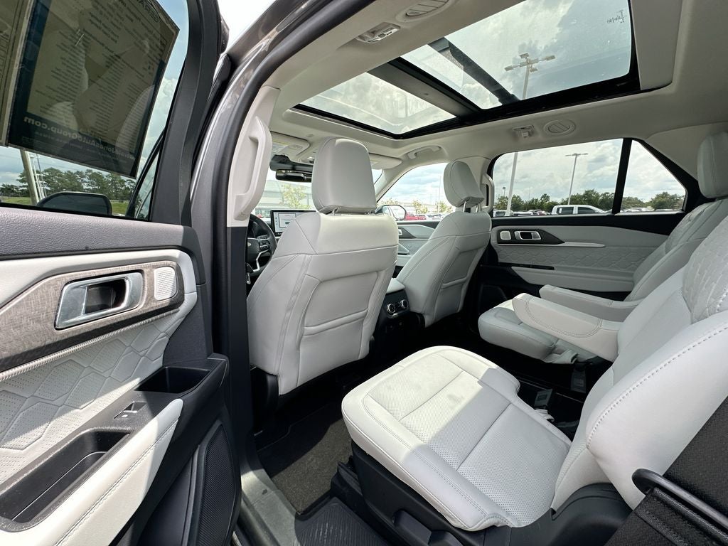 2025 Ford Explorer Platinum
