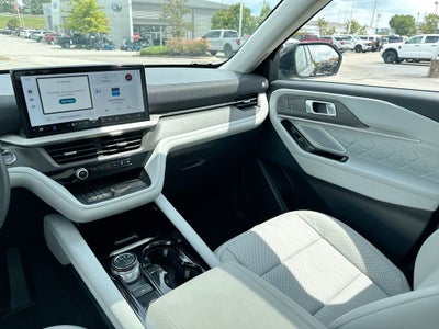 2025 Ford Explorer Platinum