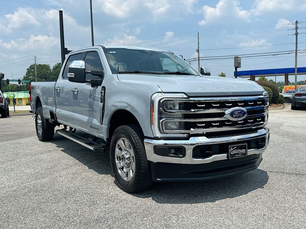 2025 Ford F-350SD Lariat