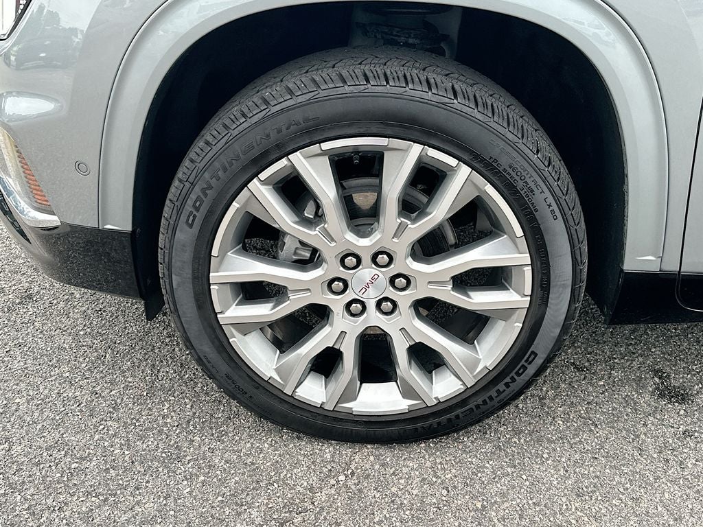 2024 GMC Acadia Denali