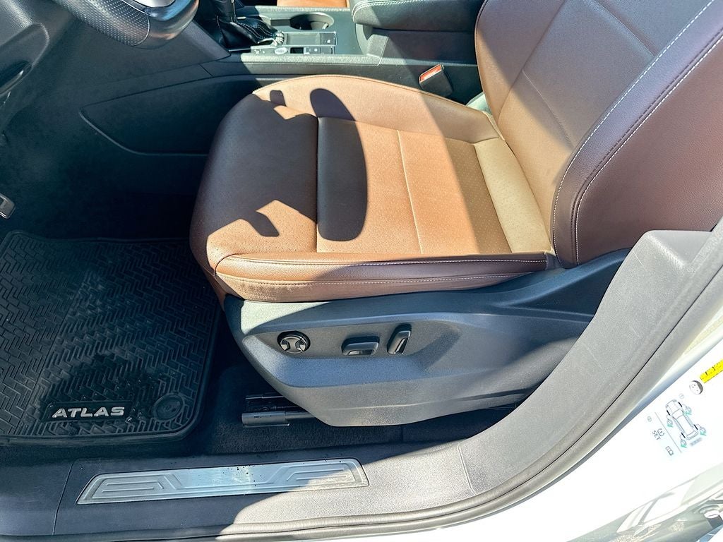 2021 Volkswagen Atlas 3.6L V6 SE w/Technology R-Line