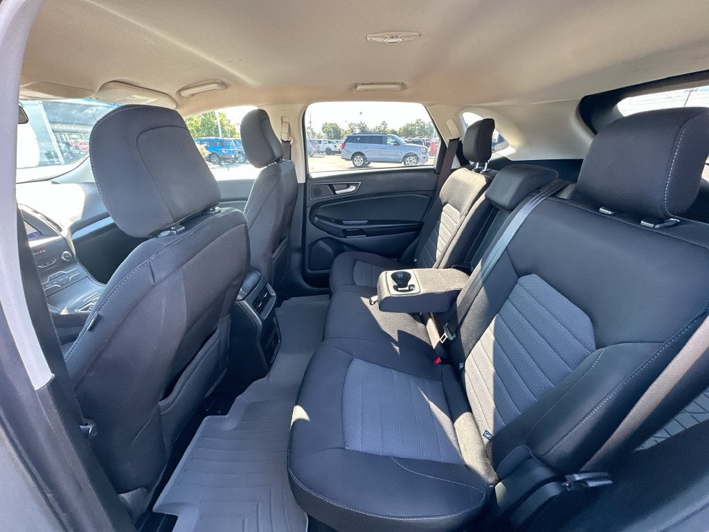 2020 Ford Edge SE