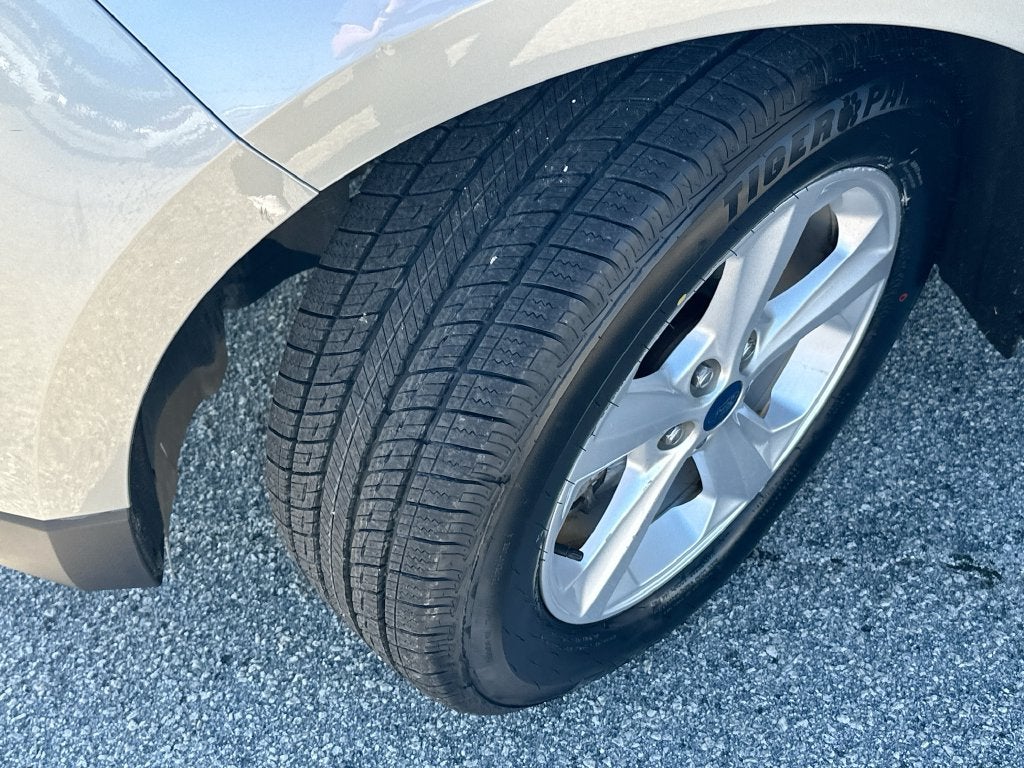 2020 Ford Edge SE