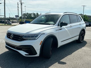 2024 Volkswagen Tiguan 2.0T SE R-Line Black