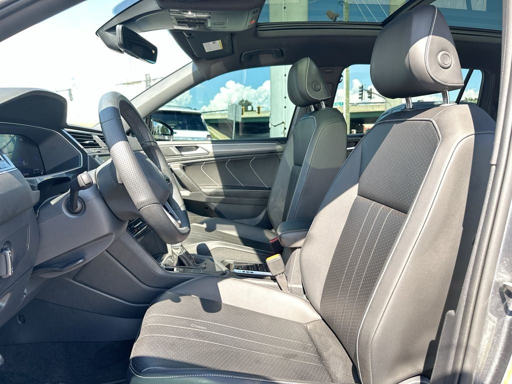 2024 Volkswagen Tiguan 2.0T SE R-Line Black