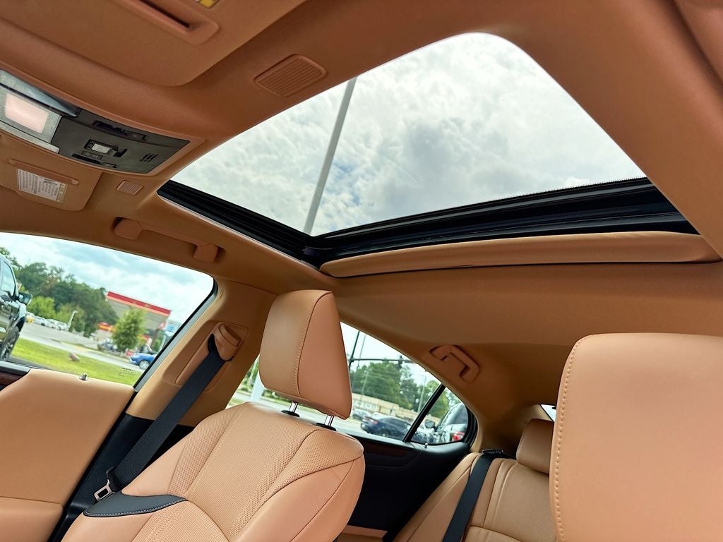 2024 Lexus ES 300h Luxury