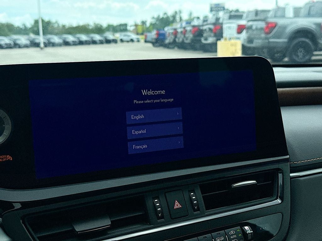 2024 Lexus ES 300h Luxury