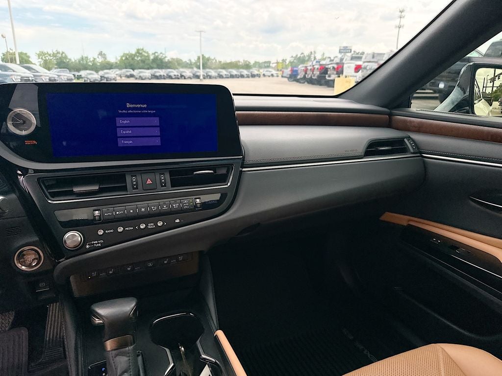 2024 Lexus ES 300h Luxury