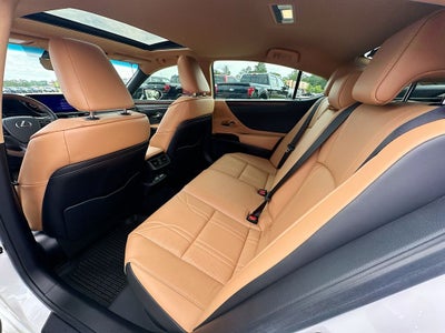 2024 Lexus ES 300h Luxury