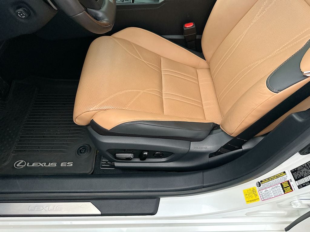 2024 Lexus ES 300h Luxury