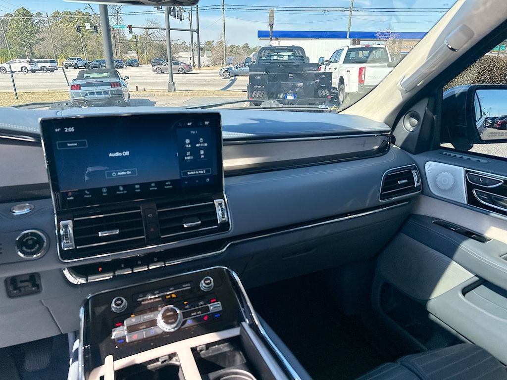 2022 Lincoln Navigator L L Black Label