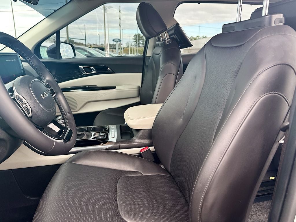 2024 Kia Carnival EX