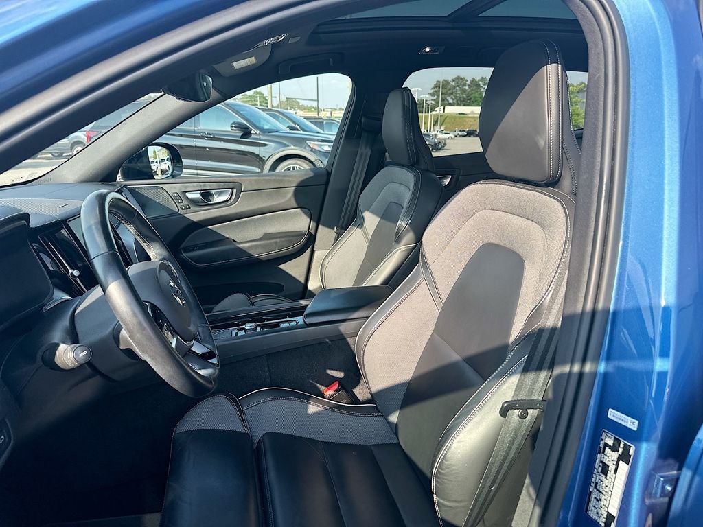 2021 Volvo XC60 T5 R-Design