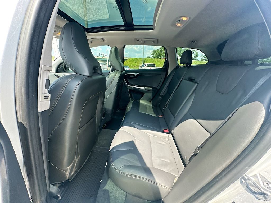 2017 Volvo XC60 T5 Dynamic