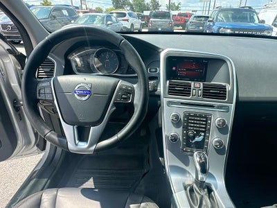 2017 Volvo XC60 T5 Dynamic