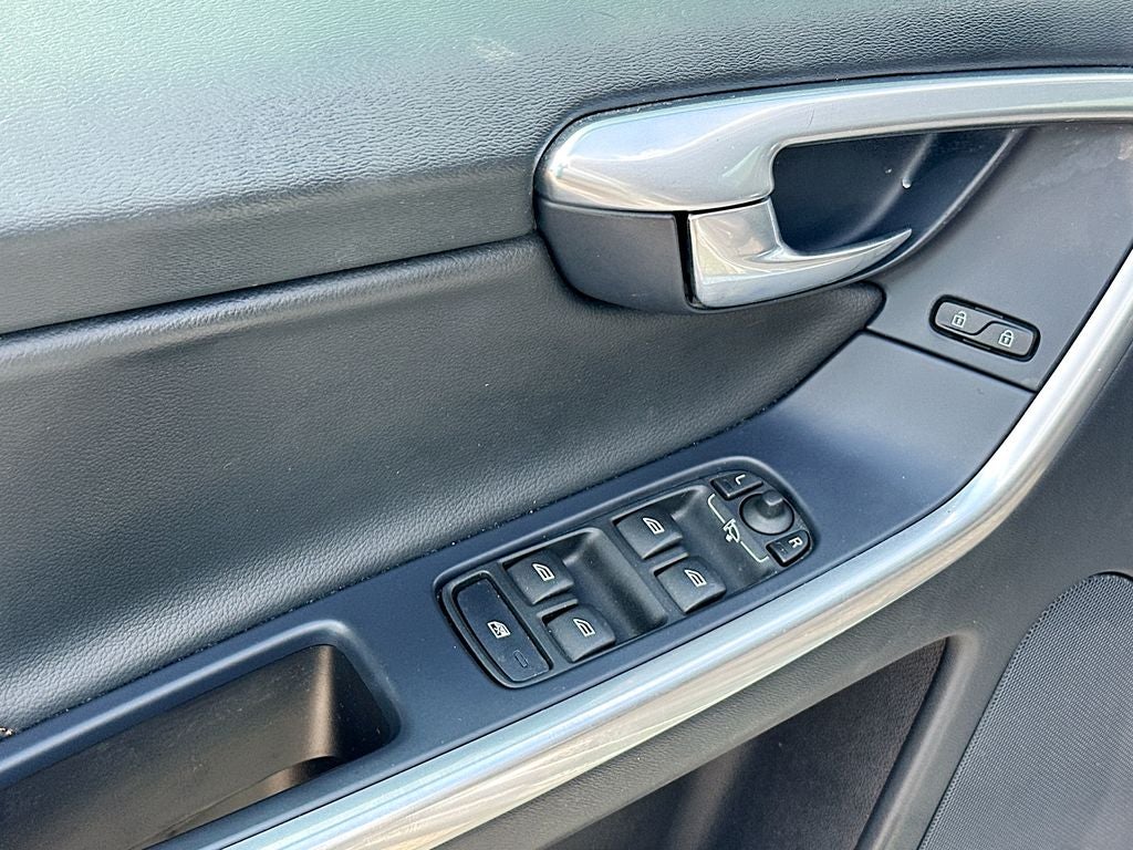 2017 Volvo XC60 T5 Dynamic