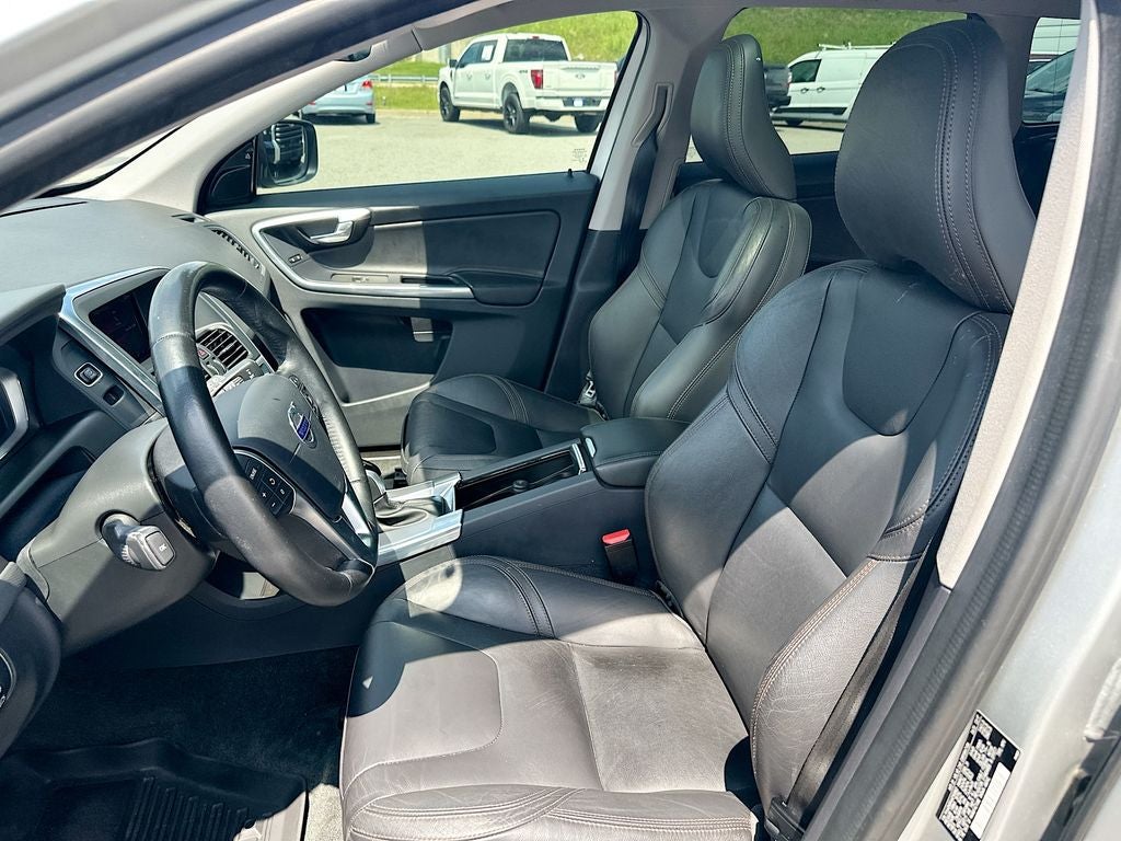 2017 Volvo XC60 T5 Dynamic