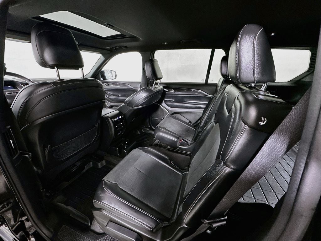 2022 Jeep Grand Cherokee L Altitude