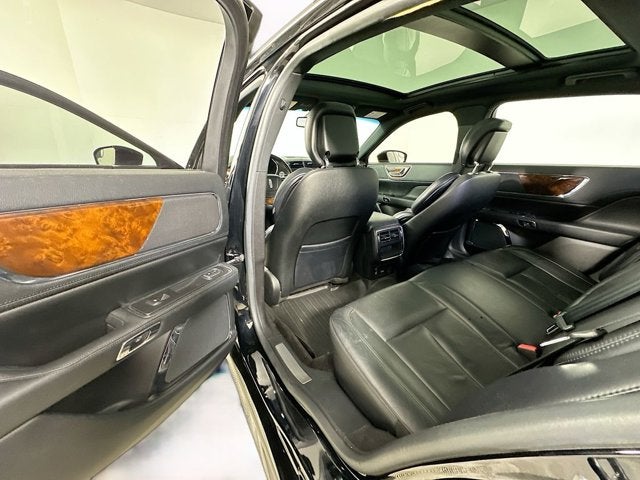 2017 Lincoln Continental Select