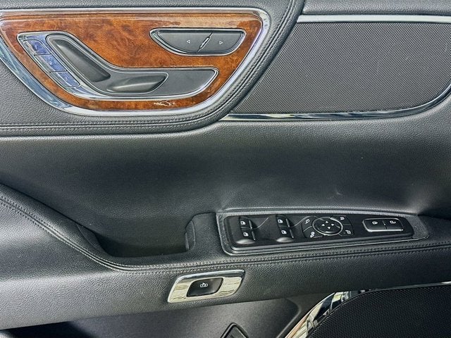 2017 Lincoln Continental Select