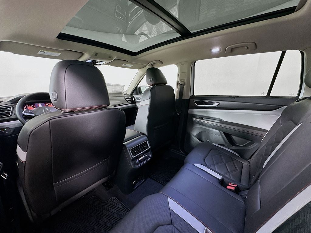 2025 Volkswagen Atlas 2.0T Peak Edition