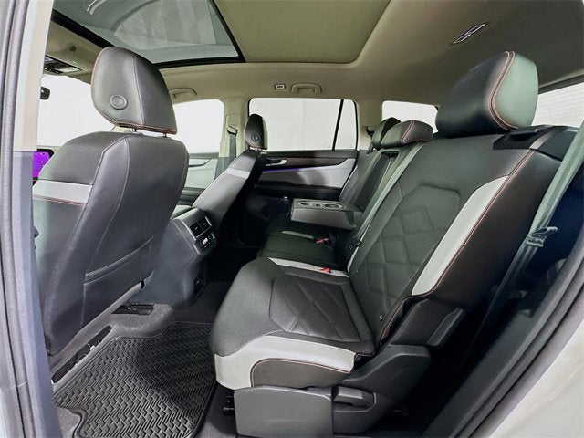 2024 Volkswagen Atlas 2.0T Peak Edition SE w/Technology