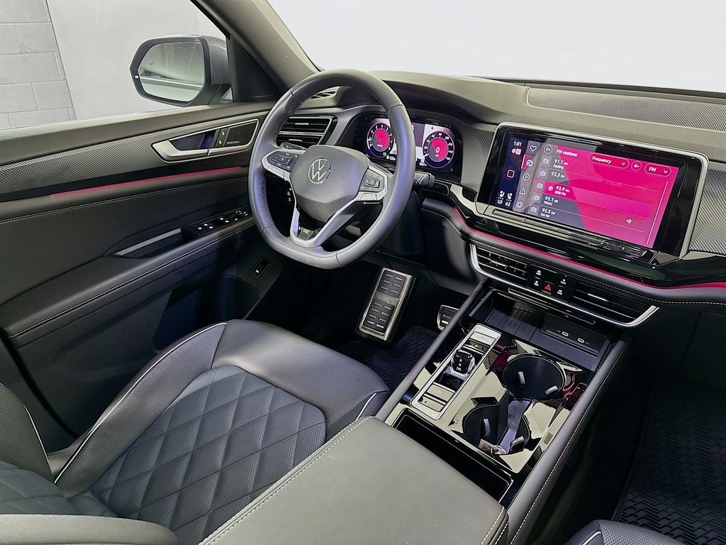 2025 Volkswagen Atlas Cross Sport 2.0T SEL Premium R-Line