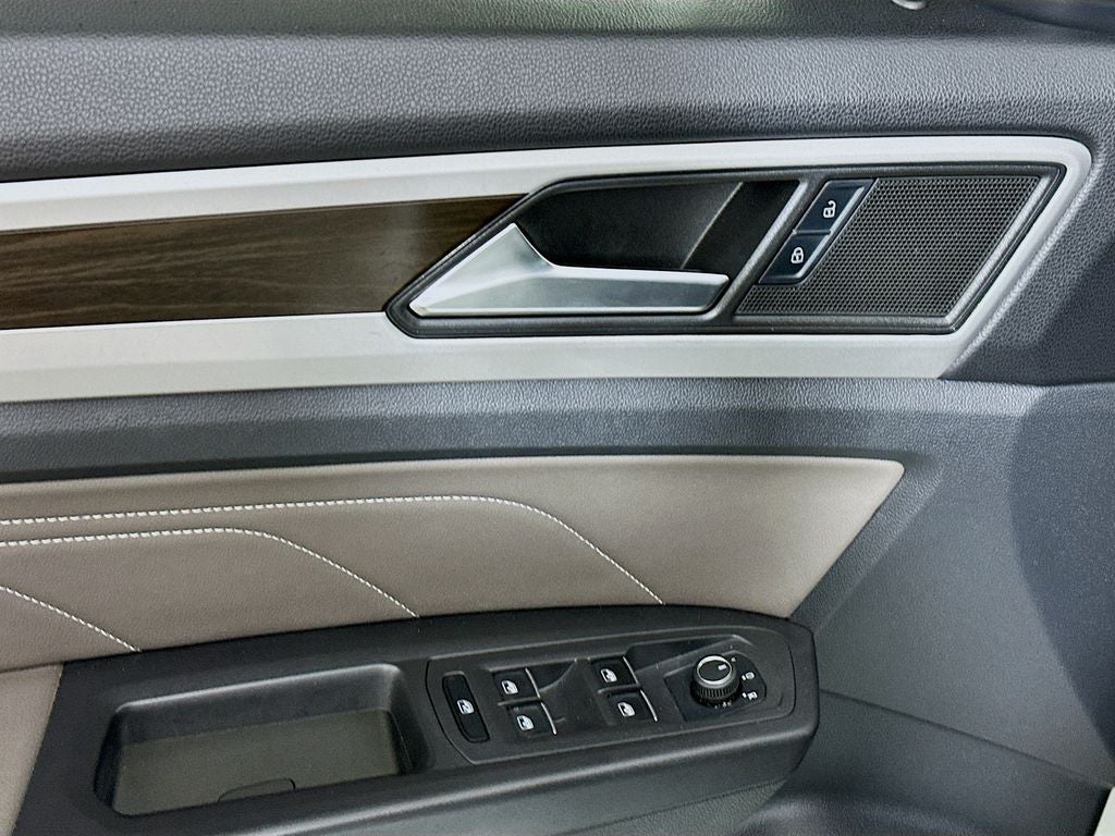 2023 Volkswagen Atlas 2.0T SE w/Technology