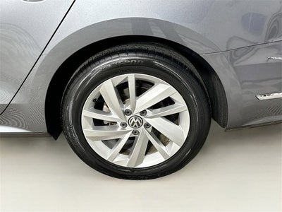 2018 Volkswagen Passat 2.0T SE