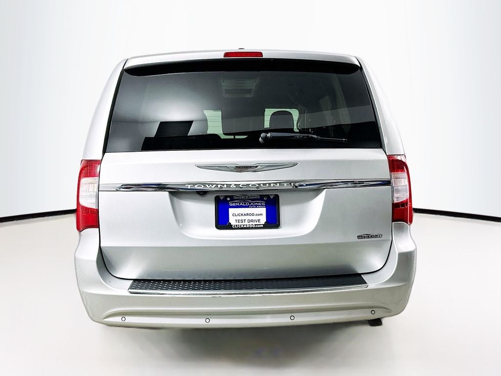 2011 Chrysler Town & Country Touring-L