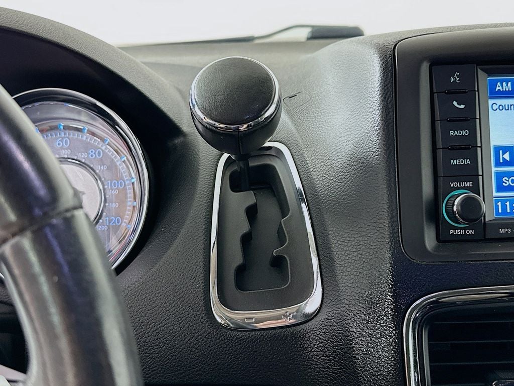 2011 Chrysler Town & Country Touring-L